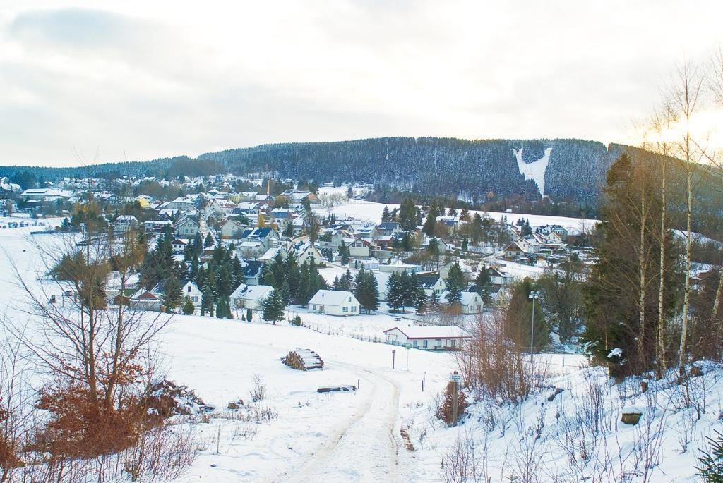 Hotel Zum Schneekopf "Garni" Gehlberg エクステリア 写真