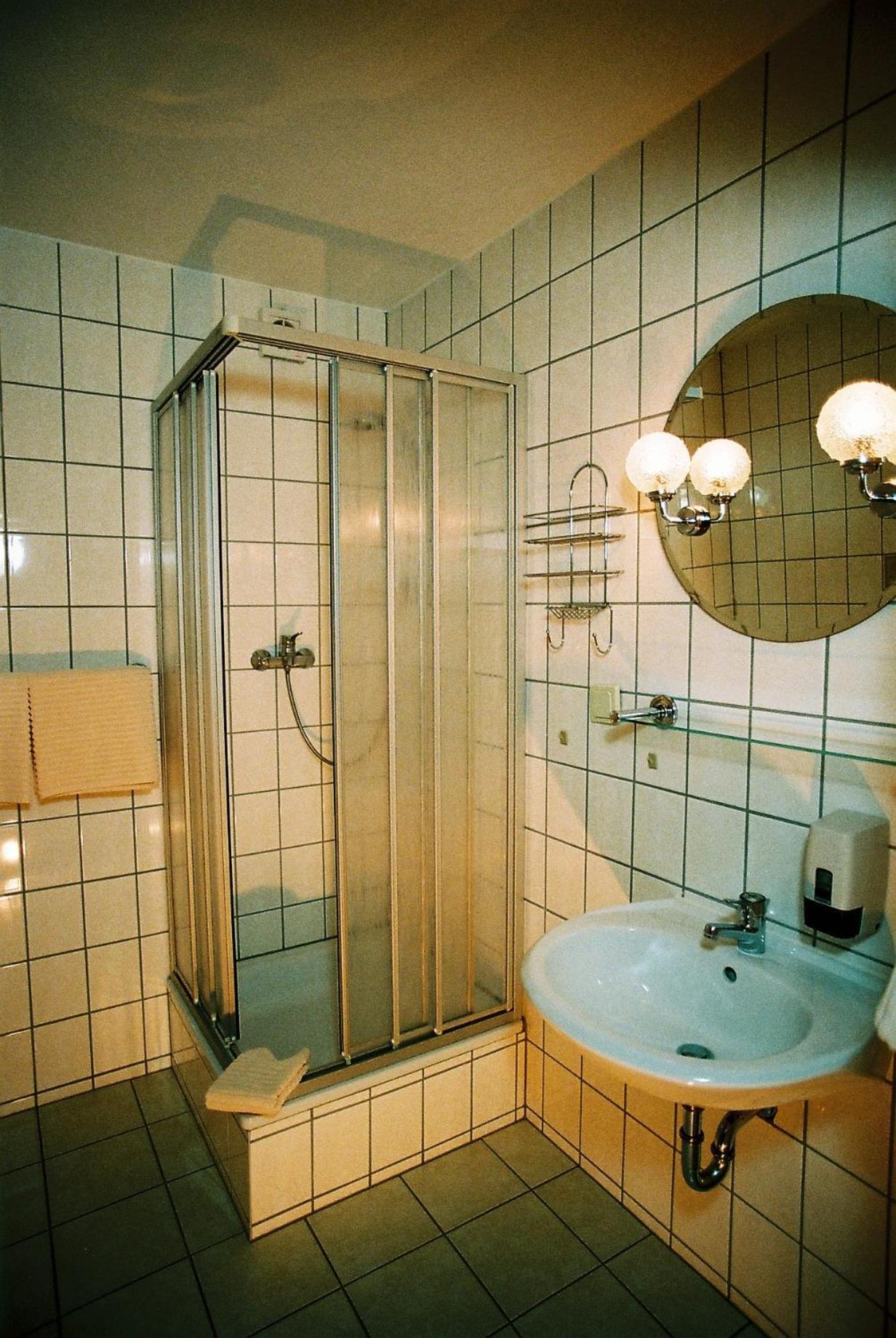 Hotel Zum Schneekopf "Garni" Gehlberg エクステリア 写真