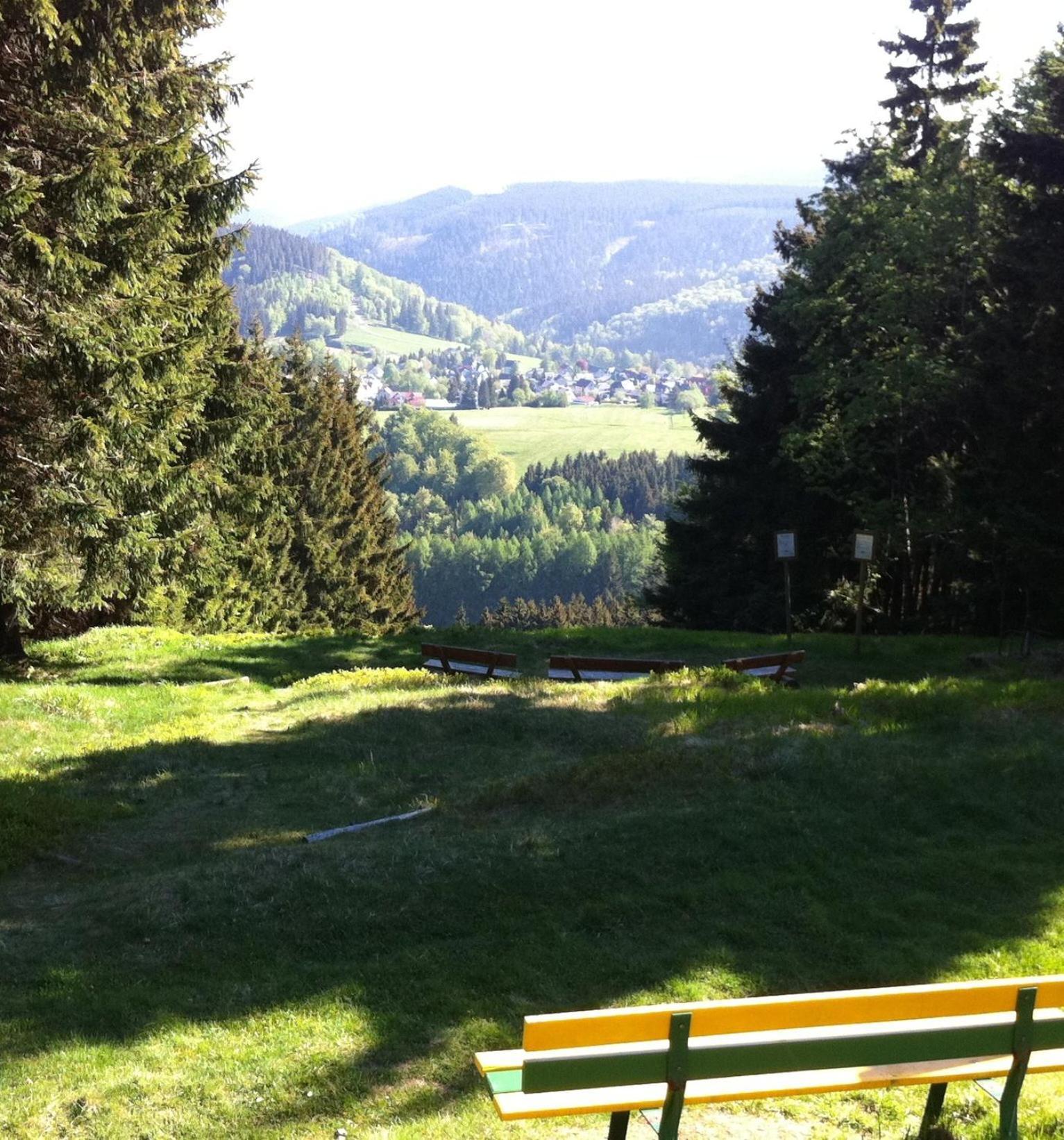 Hotel Zum Schneekopf "Garni" Gehlberg エクステリア 写真